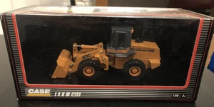 ERTL Case 621C Bucket Wheel Loader - 1:50 - Diecast Model Boxed - NOS - Picture 1 of 11