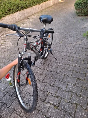 26 er Jugendrad Sx600 lakota 12 Gänge. Einige Roststellen am Rahmen - Bild 1 von 4