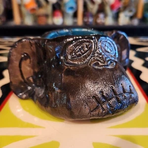 Taza Tiki tOny Hecha a Mano Cabeza de Mono Encogido Tiki tsantsa tikitony - Imagen 1 de 7