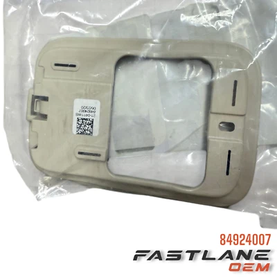 Chevrolet Suburban 2022-2023 bisel asiento trasero nuevo OEM 84924007 Foto 1 de 4