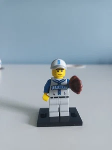 Lego Minifigures Series 10 - Baseball Fielder - Picture 1 of 2