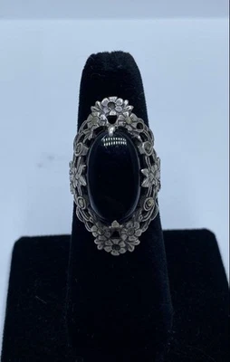 Sterling Silver Black Onyx & Marcasite Floral Deco Ring 6.2g - Image 1 of 4