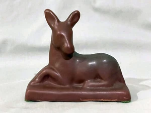 Vintage VAN BRIGGLE DEER PAPERWEIGHT - MULBERRY - Picture 1 of 6