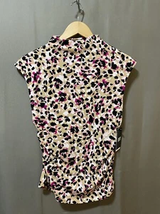 NWT DKNY Women Cap Sleeve Mock Neck Ruched Side Jersey Blouse SZ M Tan/Black Geo - Picture 1 of 12
