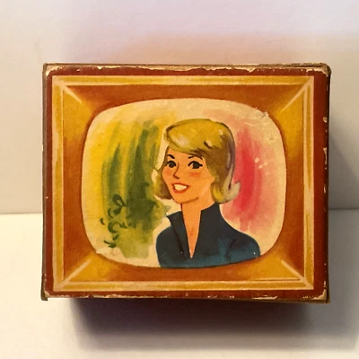Tammy's Ideal House Vintage 1963 Folding Cardboard Doll House Television Set Tv - Image 1 of 4