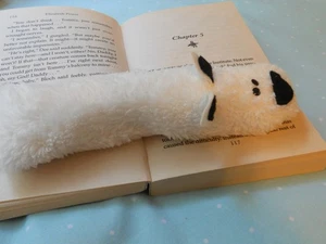 White Polar Bear BOOK WEIGHT Holds Open Books/Cookbooks/Page Holder/Paper Weight - Picture 1 of 3