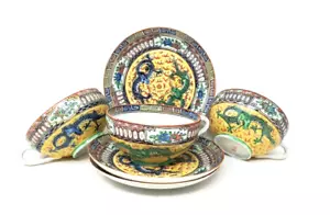 Set 3 tazze e piattini Famille rosa giallo - blu verde draghi uccellini chiave greca - Foto 1 di 9