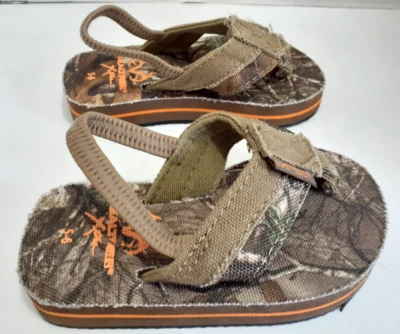 Real Tree Xtra Camouflage Camo Toddler Boy Flip Flop Sandals Size 5-6 - Image 1 of 4