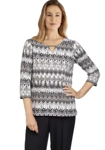 NUEVO Suéter/Top Tejido Alfred Dunner CLASSICS Gris Estampado en Zigzag Talla PL NUEVO CON ETIQUETAS - Imagen 1 de 8