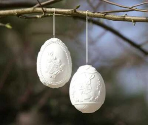 Huevo de chocolate de resina Regency de 4,5" con percha de huevos de conejito decoración de Pascua - Imagen 1 de 5