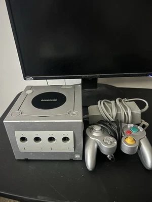 Nintendo GameCube Console (DOL-101) with Original Controller - Platinum Silver - Image 1 of 4