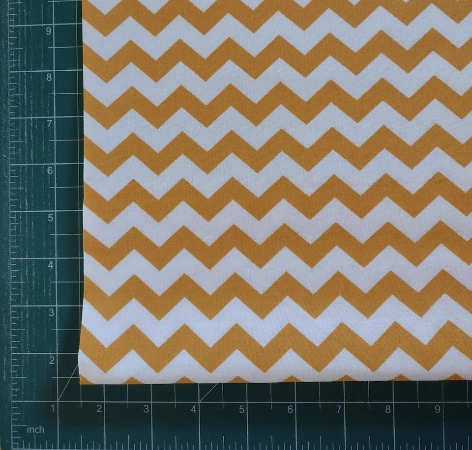Tela Chevron Cheddar dorada y blanca 100 % algodón vendida por yarda Foto 1 de 1