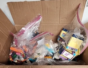 Lot of 13+ Pounds of Mostly LEGO Friends Pieces - HeartLake & More - Picture 1 of 11