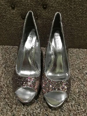 Zapatos de tacón de aguja de 4" metálicos brillantes punta abierta zapato fiesta boda Rampage Gracee Foto 1 de 4