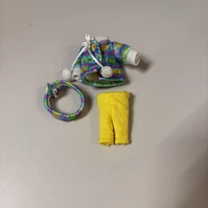 Mattel Barbie Kelly Puppe Wintermantel Jacke Stirnband Set Lot # 107 - Bild 1 von 2