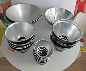 22 SPEEDOTRON REFLECTORS-VARIOUS SIZES- BLACK LINE-ALL GOOD- 22 OF THEM !!!!! - Picture 1 of 5