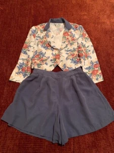 Girl's Floral Top and Blue Shorts Suit - Picture 1 of 11