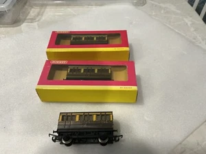 OO Gauge Hornby Carriages x 3 - Picture 1 of 5