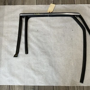 2019-2021 CADILLAC XT5 REAR LEFT DOOR UPPER WINDOW WHEATHERSTRIP OEM 9390716 - Picture 1 of 17