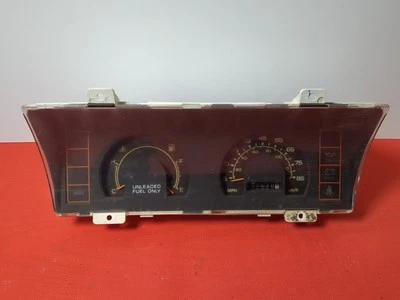 Tacómetro de tablero de instrumentos 81-87 Isuzu Pup Pickup OEM 97 k millas Foto 1 de 4