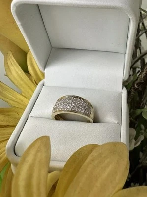 Anillo con cúpula de diamantes de oro amarillo de 9 quilates pavé de diapositivas naturales de 0,50 quilates tamaño ancho N 1/2 Foto 1 de 4