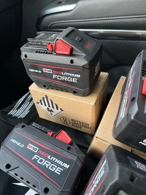 **BEST DEAL** Milwaukee M18 48-11-1813 REDLITHIUM FORGE HD 12.0 Ah Battery 18V