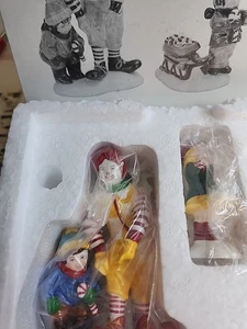 Department 56 Snow Village McDONALDS KINDER ZUCKERSTANGEN UND RONALD McDONALD NEU* - Bild 1 von 5