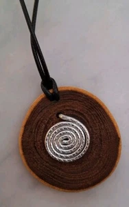 Designer Halskette: Holz neu! - Bild 1 von 3