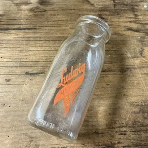 MILK BOTTLE Ludwig Milk Co Dairy Elgin Illinois Half Pint - Picture 1 of 18