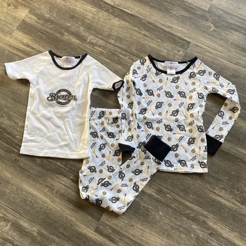 Milwaukee Brewers MLB Kids Size (5) 3 Piece Pajama Set NWOT Cover