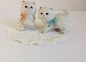 VTG Homco White Kittens/Cats Porcelain Figurines Blue/Peach Bow #1428 Taiwan - Picture 1 of 9