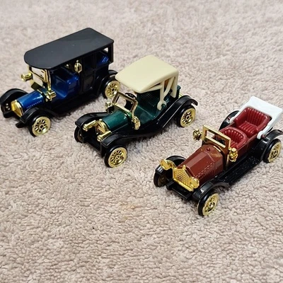 High Speed  DieCast Cars Lot Of 3 HF9085, HF9086, HF9087 - Image 1 of 4