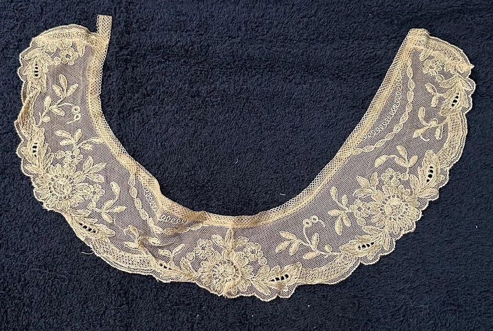 Antiguo collar de encaje eduardiano victoriano plastrón ganchillo 3D SC Estate #L Foto 1 de 3
