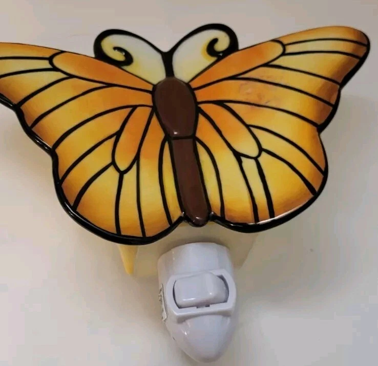 蝴蝶陶瓷壁挂插件夜灯黄色 — 第 1/4 张图片