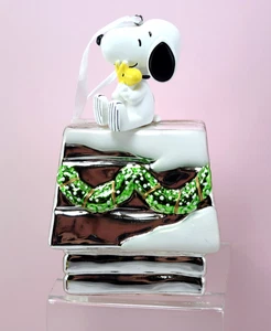 Adorno de Navidad de vidrio con sello Snoopy Peanuts - Imagen 1 de 8