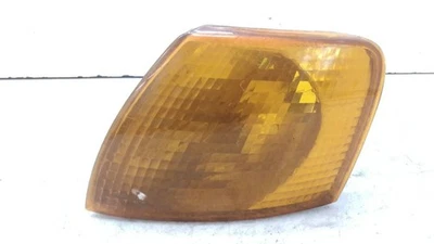 Intermitente delantero izquierdo volkswagen passat b5 1998 1.6 e111194 gasolina 74kw Foto 1 de 4