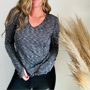 Athleta schwarz grau weiß Langarm VNeck Reißverschluss Training Pullover Shirt Top S - Bild 1 von 14