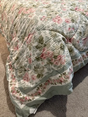 VTG Laura Ashley Green Cottage Rose QUEEN Reversible Paisley Comforter Shams SET - Image 1 of 4