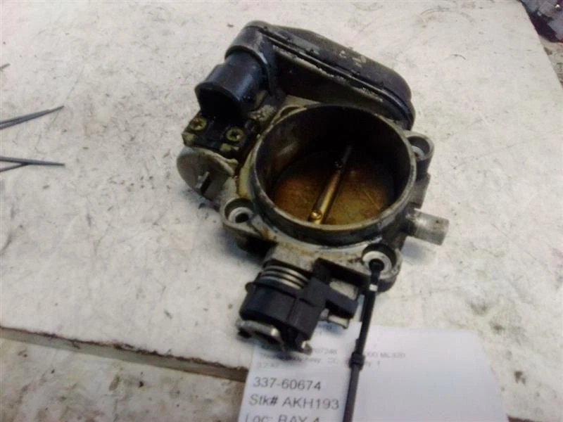 Used Fuel Injection Throttle Body fits: 2000 Mercedes-benz Mercedes ml-class 210 Foto 1 de 4