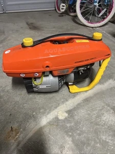 Aquascooter Aqua Scooter Juguete Acuático 2 HP TAL CUAL para PIEZAS/REPARACIÓN NECESITA SERVICIO - Imagen 1 de 5