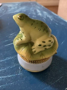 LIMOGES Frosch auf Lilienblock Schmuckschatulle - Bild 1 von 16