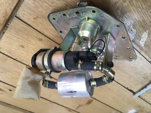 Triumph ST Sprint 955i fuel petrol gas tank pump 05 - Imagen 1 de 3