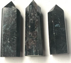 ARFVEDSONITE HUGE OBELISK TOWERS WEIGHING OVER 100GRAMS EACH, FROM 8CM TO 9CM, - Picture 1 of 4