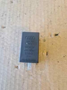AUDI A3 8L ENTRY LIGHT RELAY 4D0 907 131 1998-2003 - Picture 1 of 2