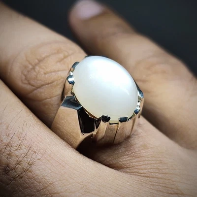 Anillo de cuarzo blanco, anillo de piedra lunar para hombre, anillo de plata de ley, anillo chiíta Foto 1 de 4