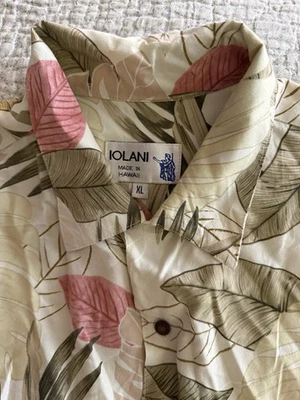 IOLANI Tropical Leaves Shirt Mens XL Beige Pink Button Up 100% Rayon Made Hawaii - Image 1 of 4