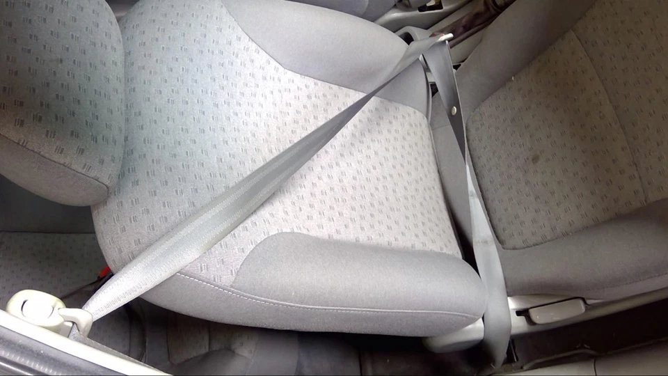 Used Front Right Seat Belt Front fits: 2003 Kia Rio bucket seat passenger retrac - Image 1 of 4