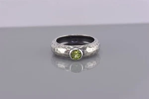 Silpada Sterling Silver Hammered R1416 Green Peridot Band Ring 925 Sz: 8 - Picture 1 of 8