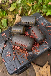 Alimentador combinado Korum pesca de carpas alimentador de natación gusano alimentadores de bloque todos los tamaños - Imagen 1 de 12