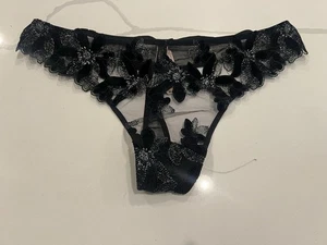 Victoria’s Secret VERY SEXY Ziggy Glam Thong Panty Black Velvet & Mesh Large NWT - Picture 1 of 3